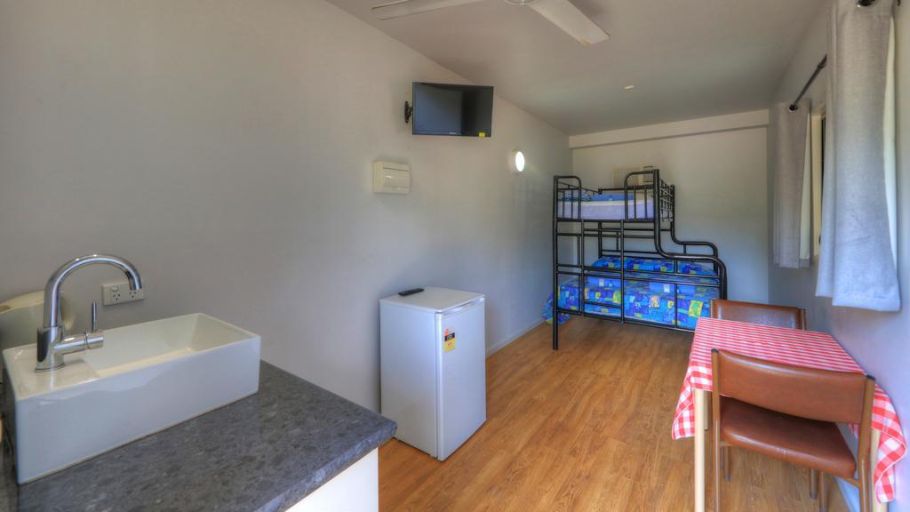Batchelor Holiday Park エクステリア 写真