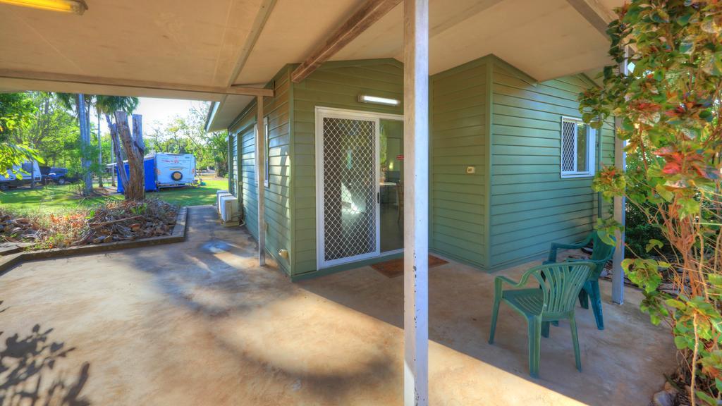 Batchelor Holiday Park エクステリア 写真